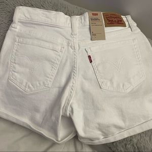 Levi’s White Mid Length Shorts NWT